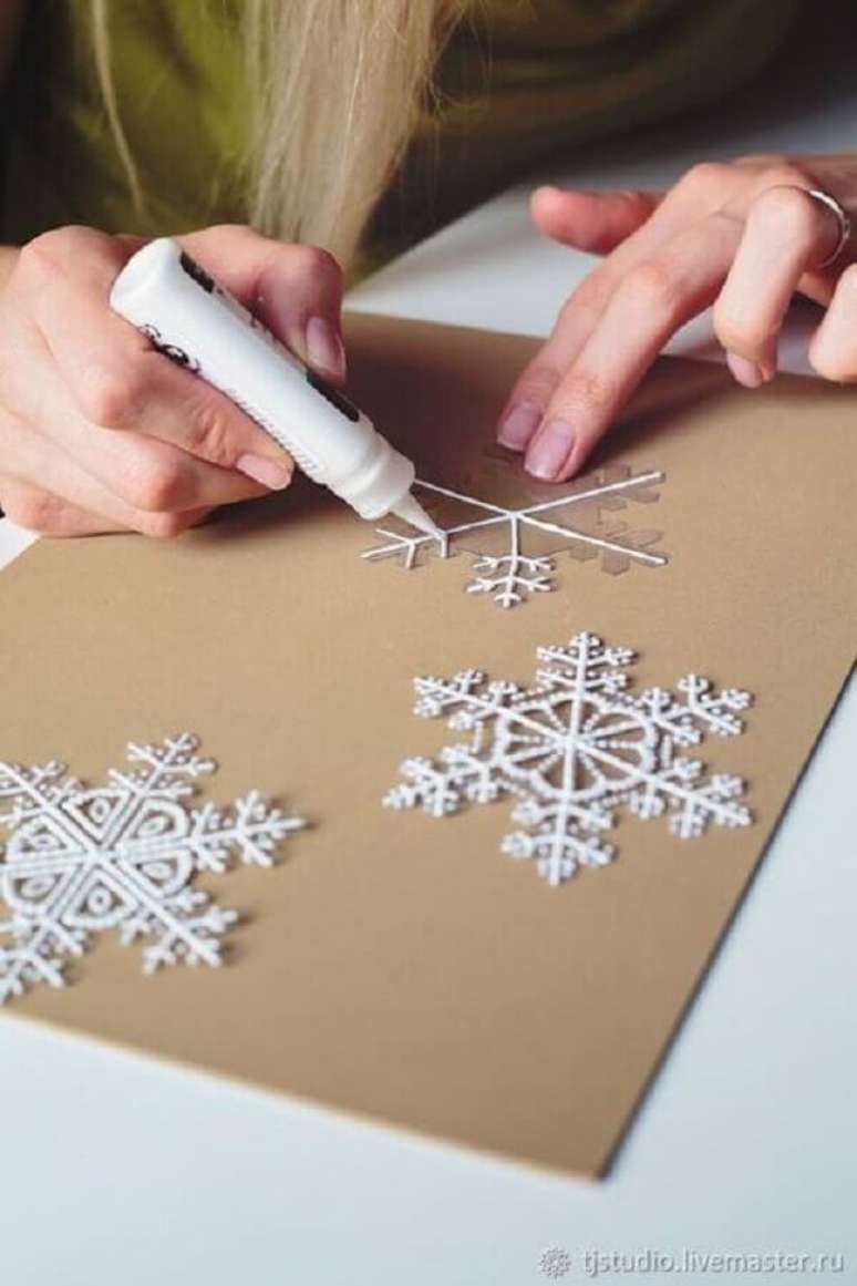 10. Saiba como fazer enfeites para árvore de Natal artesanal e capriche na sua decoração – Foto: Pinterest