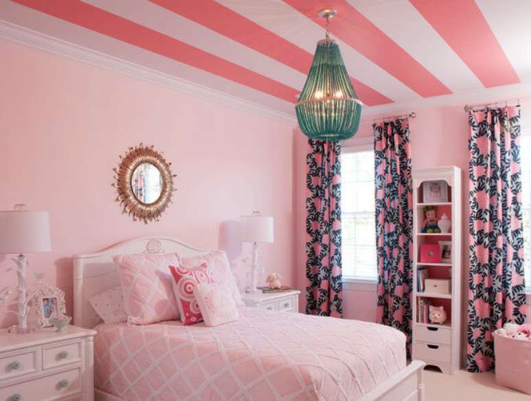 13. Aposte na cortina para quarto rosa estampada. &Eacute; super moderna! &ndash; Por: Houzz