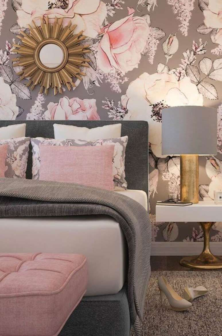 24. Quarto rosa e cinza com papel de parede floral &ndash; Por: Revista VD