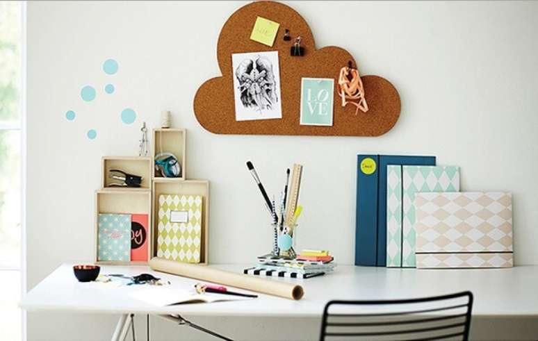 49. Quadro de corti&ccedil;a criativo com design de nuvem. Fonte: Elo7