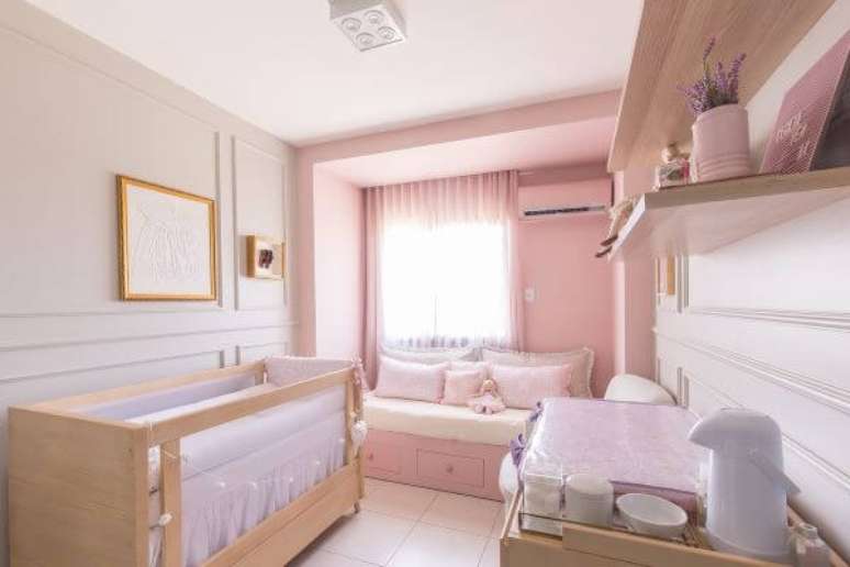 31. Quarto de beb&ecirc; rosa e cinza planejado &ndash; Por: Pinterest