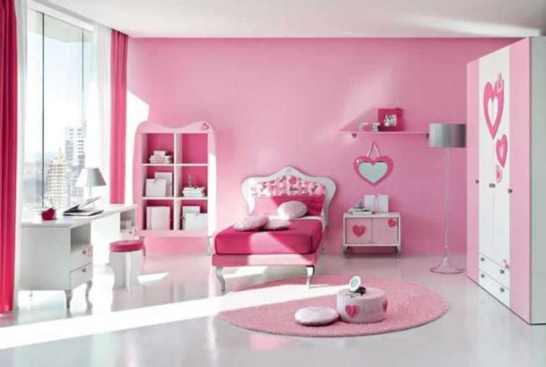 34. O quarto rosa pink &eacute; chamativo e lindo. Aposte na cor! &ndash; Por: Pinterest