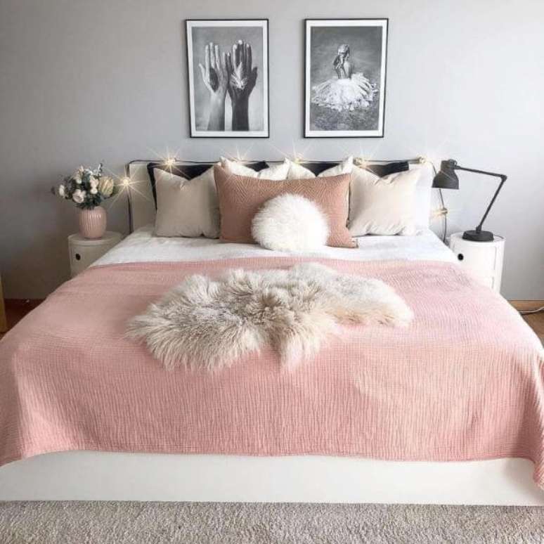54. Quarto moderno com as cores rosa e cinza claro &ndash; Por: Decora&ccedil;&atilde;o Virtual