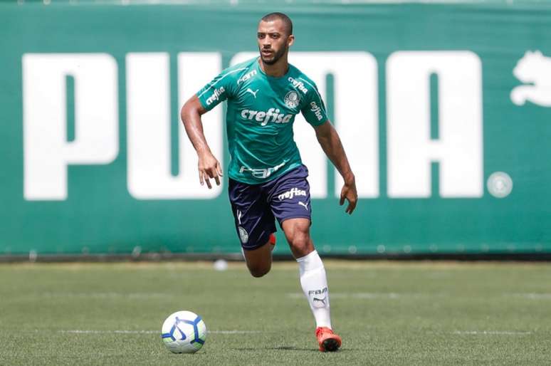 Vitor Hugo participou do treino desta quinta-feira do Palmeiras (Foto: Ricardo Moreira/Fotoarena/Lancepress!)