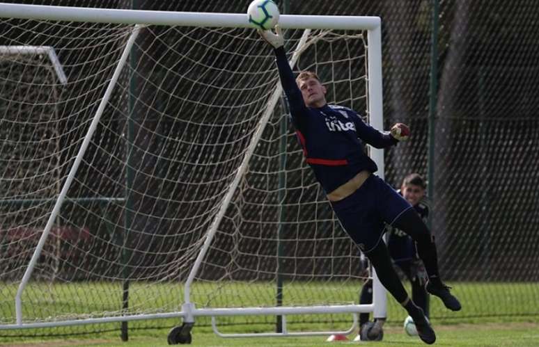 Lucas Perri ficou afastado por conta de lesão após retornar do Crystal Palace (Foto: Rubens Chiri/saopaulofc.net)