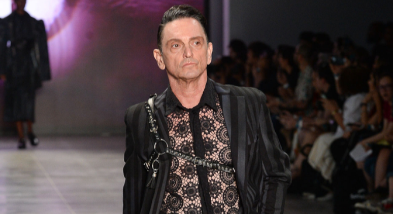 Paulo Miklos desfila no SPFW (Foto: Francisco Cepeda/AgNews)