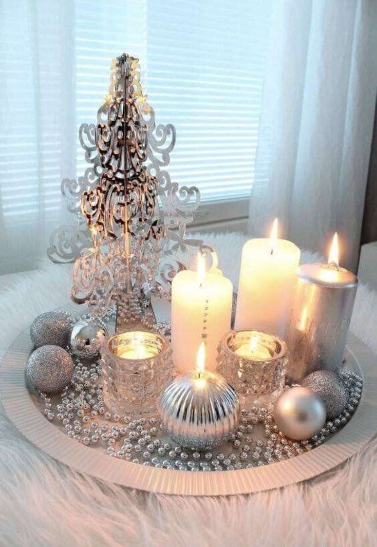3. Os arranjos com velas de Natal s&atilde;o lindos. Foto: Viva Decora