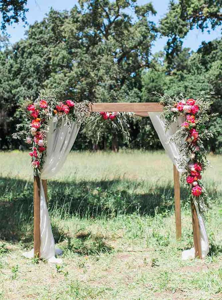 37. Decora&ccedil;&atilde;o de festa de casamento simples e barato &ndash; Por: Salve a Noiva