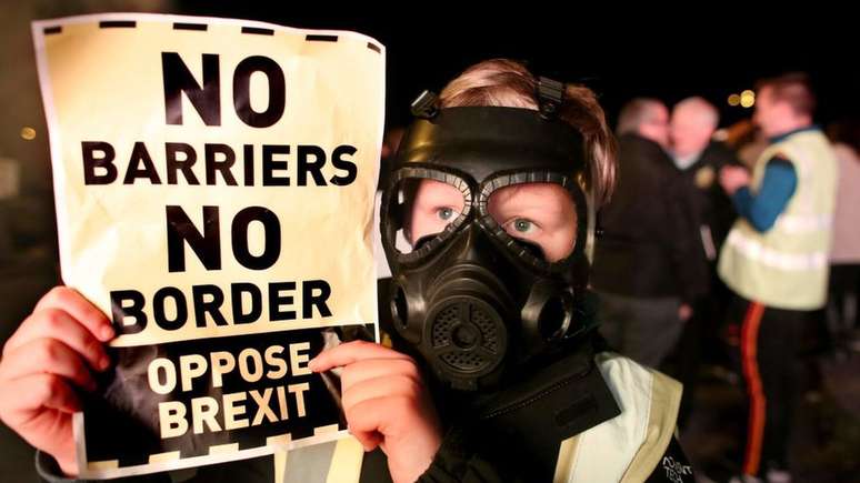 Manifestantes organizam protestos na Irlanda contra a saída do Reino Unido da União Europeia