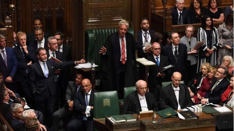A última vez em que os parlamentares se reuniram em um sábado foi para debater a invasão das Ilhas Malvinas pela Argentina