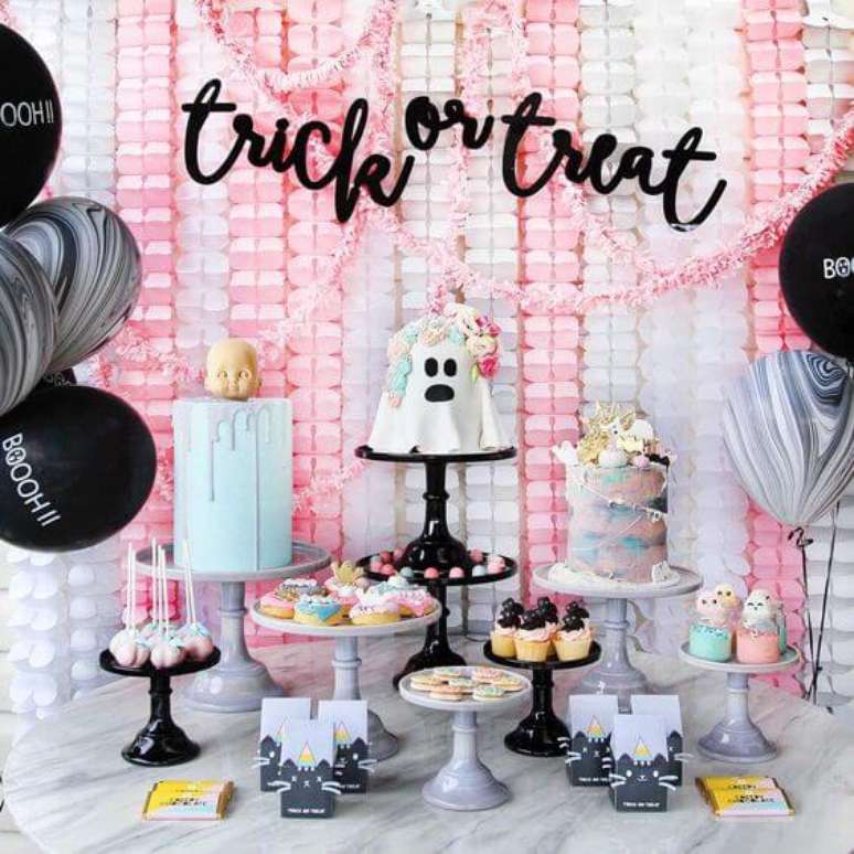 90. Decore sua casa para o hallloween com uma linda decora&ccedil;&atilde;o de festa simples &ndash; Por: Pinterest