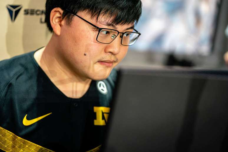 Jian 'Uzi' Zi-Hao &eacute; o jogador mais famoso do League of Legends chin&ecirc;s