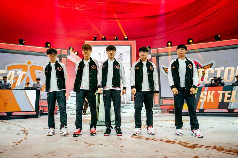 No Grupo da Morte, SK Telecom T1, tricampe&atilde;o mundial, &eacute; o favorito para sair como l&iacute;der