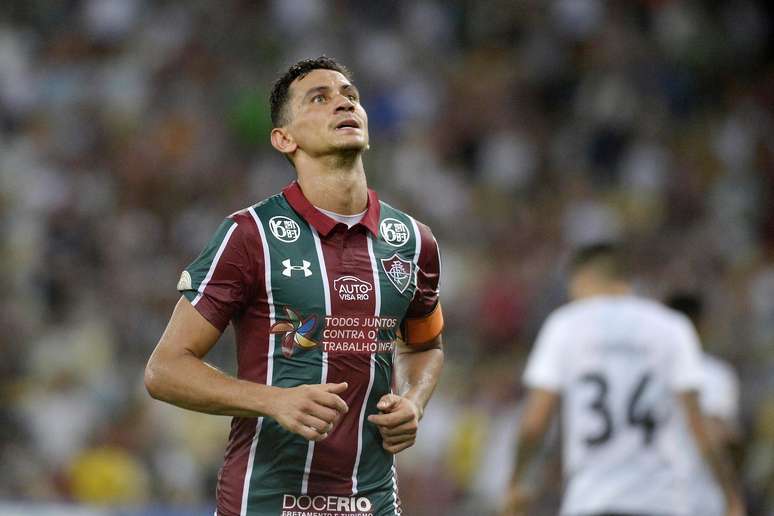 O jogador Paulo Henrique Ganso do Fluminense durante a partida entre Fluminense e Athletico PR, válida pelo Campeonato Brasileiro 2019 no Estádio Maracanã no Rio de Janeiro (RJ), nesta quinta-feira (17).