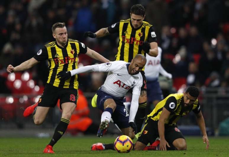 Tottenham e Watford durante o último confronto em Londres (Foto: AFP)