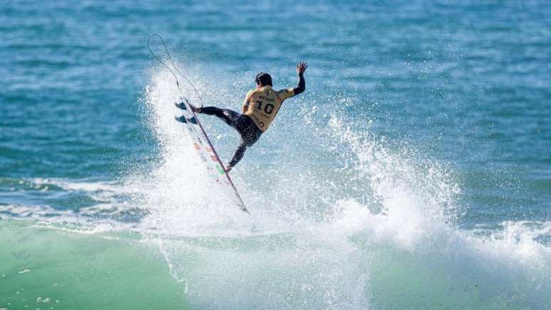 Gabriel Medina segue embalado na etapa de Portugal do Circuito Mundial (Foto: WSL / Poullenot)