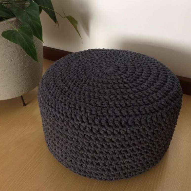 17. O puff de croch&ecirc; &eacute; uma op&ccedil;&atilde;o linda para sua casa &ndash; Por: Mercado Livre