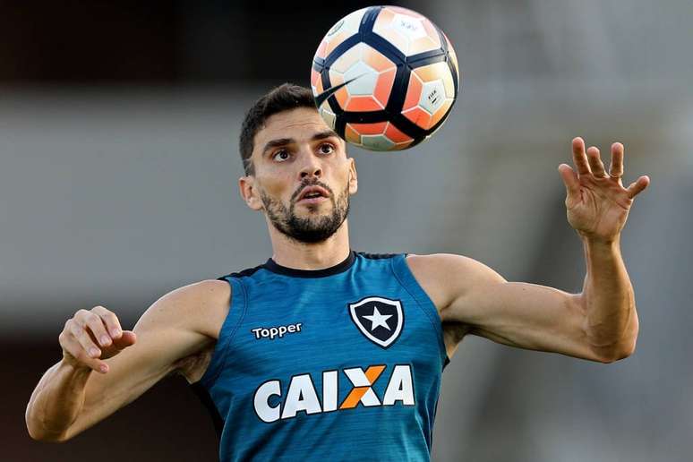 Jogador tem lesão no ligamento do joelho (Foto: Vitor Silva/BFR)