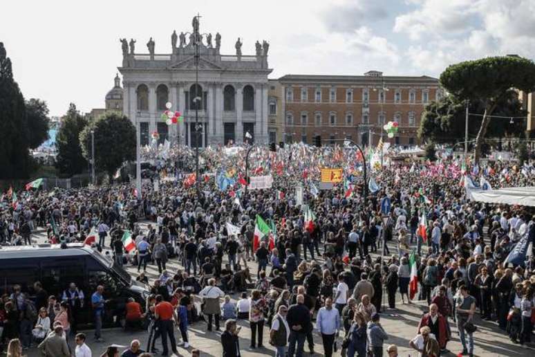 Salvini lidera protesto de centro-direita contra governo