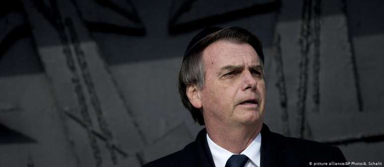 Bolsonaro começa turnê com escalas em Japão e China 