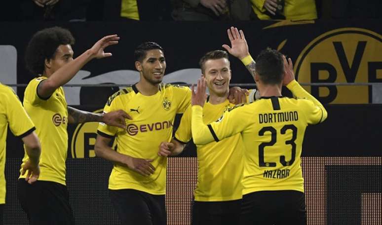 Dortmund comemora mais uma vitória (Foto: AFP)