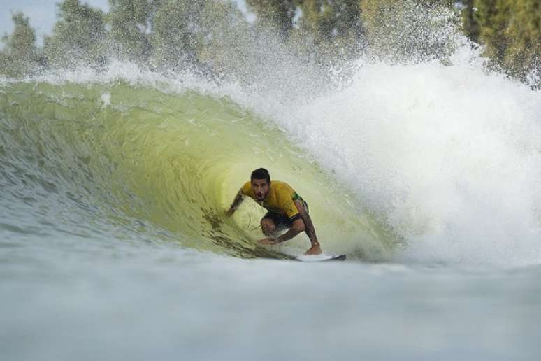 Filipe Toledo precisa chegar à semifinal da etapa de Peniche para passar Gabriel Medina (Foto: Divulgação/WSL)