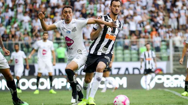 Santos permanece na terceira colocação do Campeonato Brasileiro com 51 pontos (Foto: Bruno Cantini / Atlético)