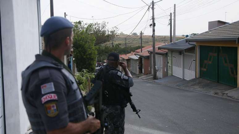 Entrou também na pauta que tramita no Congresso as regras de aposentadoria dos militares dos Estados