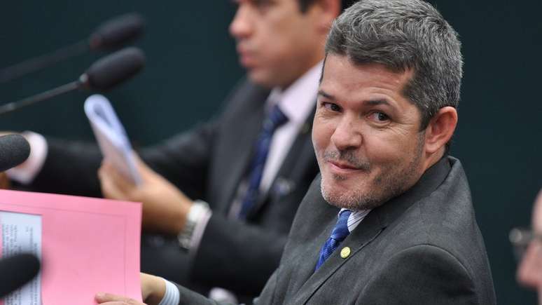 Palácio do Planalto patrocinou coleta de assinaturas para tirar o deputado Delegado Waldir (foto) do posto de líder da bancada na Câmara