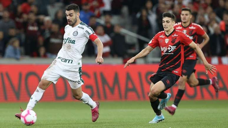 Familiares do volante Bruno Henrique foram pressionados após o jogo em Curitiba (Agência Palmeiras/Divulgação)