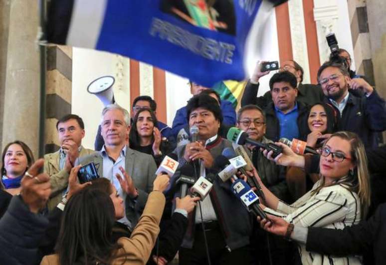 Rival de Morales denuncia manipulação eleitoral na Bolívia