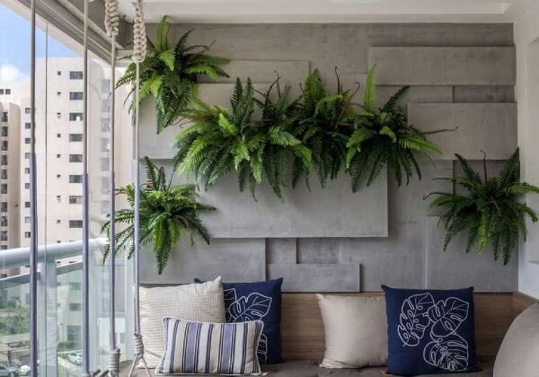 3. As samambaias são plantas que filtram o ar do ambiente e decoram o espaço. Fonte: Ideias Decor