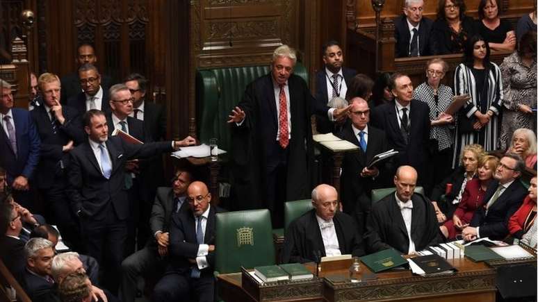 Parlamento aprovou acordo em votação inicial, mas rejeitou cronograma pedido por Boris Johnson