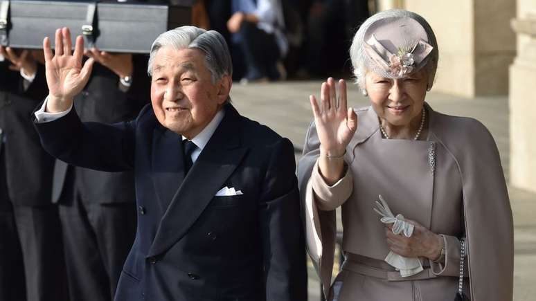 O antecessor Akihito abdicou do trono em razão de sua idade e de questões de saúde