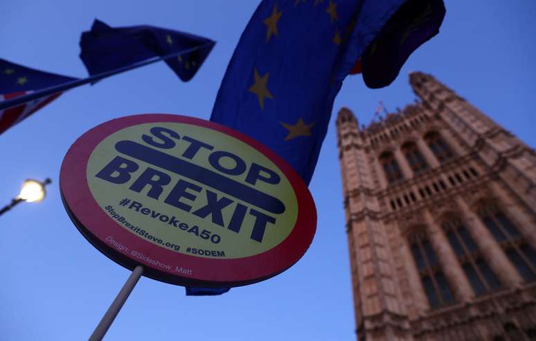 Manifestação anti-Brexit em frente ao Parlamento britânico, em Londres 
22/10/2019
REUTERS/Simon Dawson