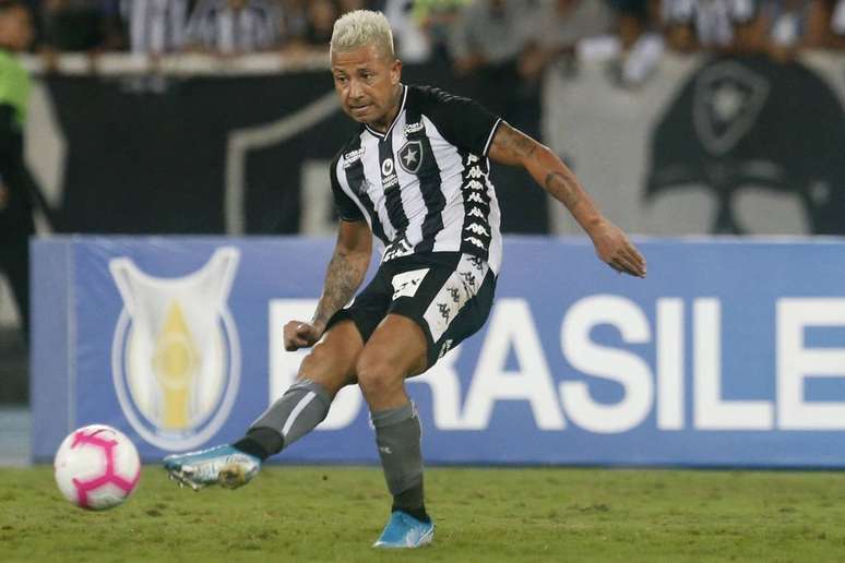 Leonardo Valencia foi um dos destaques do Botafogo na vitória diante do CSA (Foto: Vitor Silva/Botafogo)