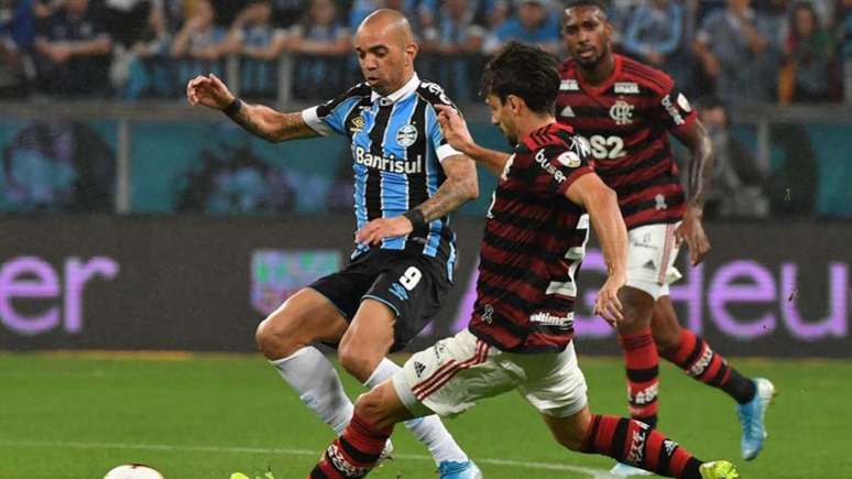 Equipes empataram por 1 a 1 em Porto Alegre no jogo de ida (Foto: Nelson Almeida/AFP)