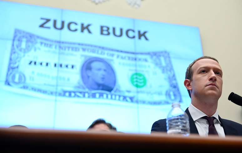 Presidente do Facebook, Mark Zuckerberg, participa de audiência sobre moeda libra no Congresso dos EUA. 
REUTERS/Erin Scott