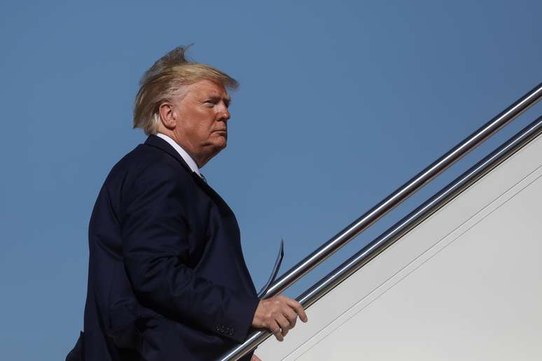 Presidente dos EUA, Donald Trump, embarca em avião em Maryland
23/10/2019 REUTERS/Leah Millis
