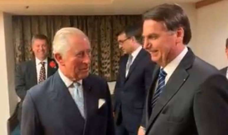 Bolsonaro se reúne com príncipe Charles