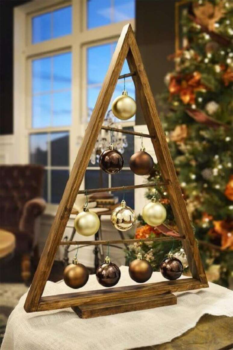22. Árvore de madeira diferente para decoração natalina simples – Foto: Etsy