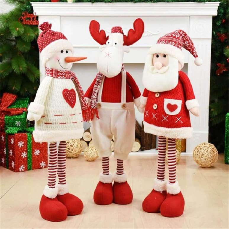 50. Invista em bonecos para compor a sua decoração natalina para casas – Foto: Pinterest