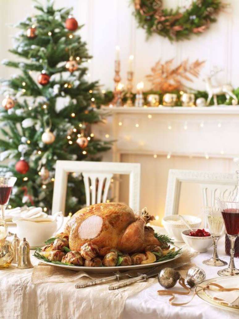 38. Mesa decorada de natal &ndash; Por: House Beautiful