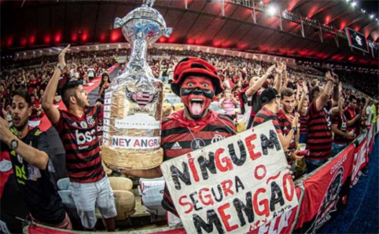Festa e sacode! Torcida comemora classificação do Flamengo para a final da Libertadores | Paula Reis / Flamengo