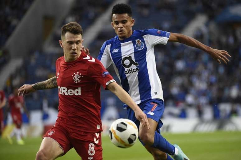 Tudo igual em Portugal para Porto e Rangers (Foto: AFP)