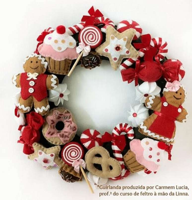 50. Guirlanda de natal com doces feitos de feltro. Foto: Lojas Linna