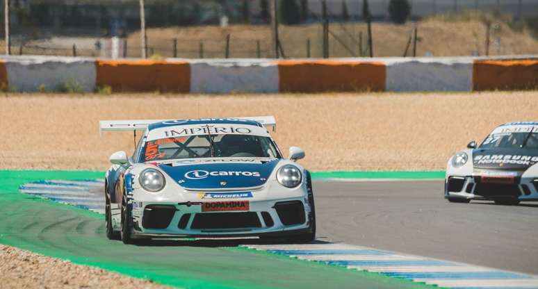 Porsche pilotado por Cacá Bueno e Sylvio de Barros (Foto: Stéphane Abrantes/RF1)