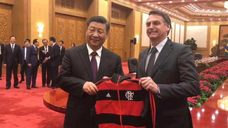 Bolsonaro deu camisa do Flamengo para Xi Jinping