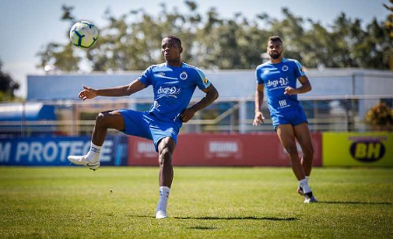 Cacá deve formar a dupla de zaga titular com Fabrício Bruno para encarar o Fortaleza- (Vinnciius Silva/Cruzeiro)