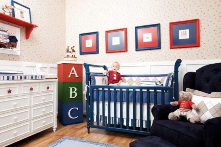 34. Escolha os enfeites de acordo com as cores do quarto de bebê – Por: Portal Decoração
